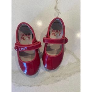 Sole play Girls Toddler Red Mary Jane shoe Toddler Sz 5M Slip On Leather. C1